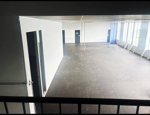 230M² BUILDING TO LET IN SAVOY ESTATE